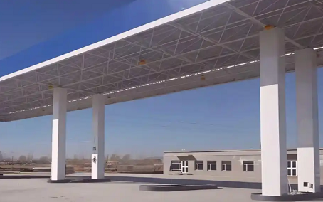 城东钢结构加油站罩棚_螺栓球网架_挑檐_形象柱！